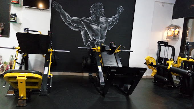 Where champions train: leg press and plate-loaded machines at SPARTANS Gym Dombivli